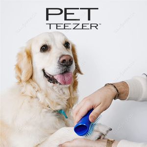 cepillo-muda-pelaje-pet-teezer-azul-celeste-pequeno-1-unid-2.jpg